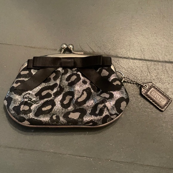 Coach change purse - Picture 1 of 4